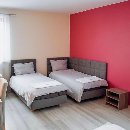 Redwood Hostel Lublin Bagian luar foto
