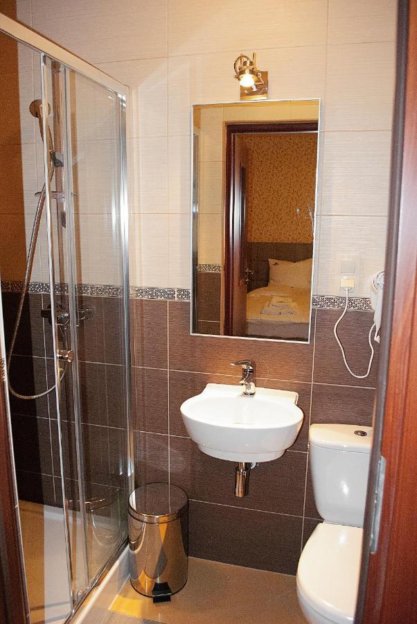 Redwood Hostel Lublin Bagian luar foto