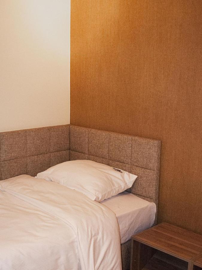Redwood Hostel Lublin Bagian luar foto