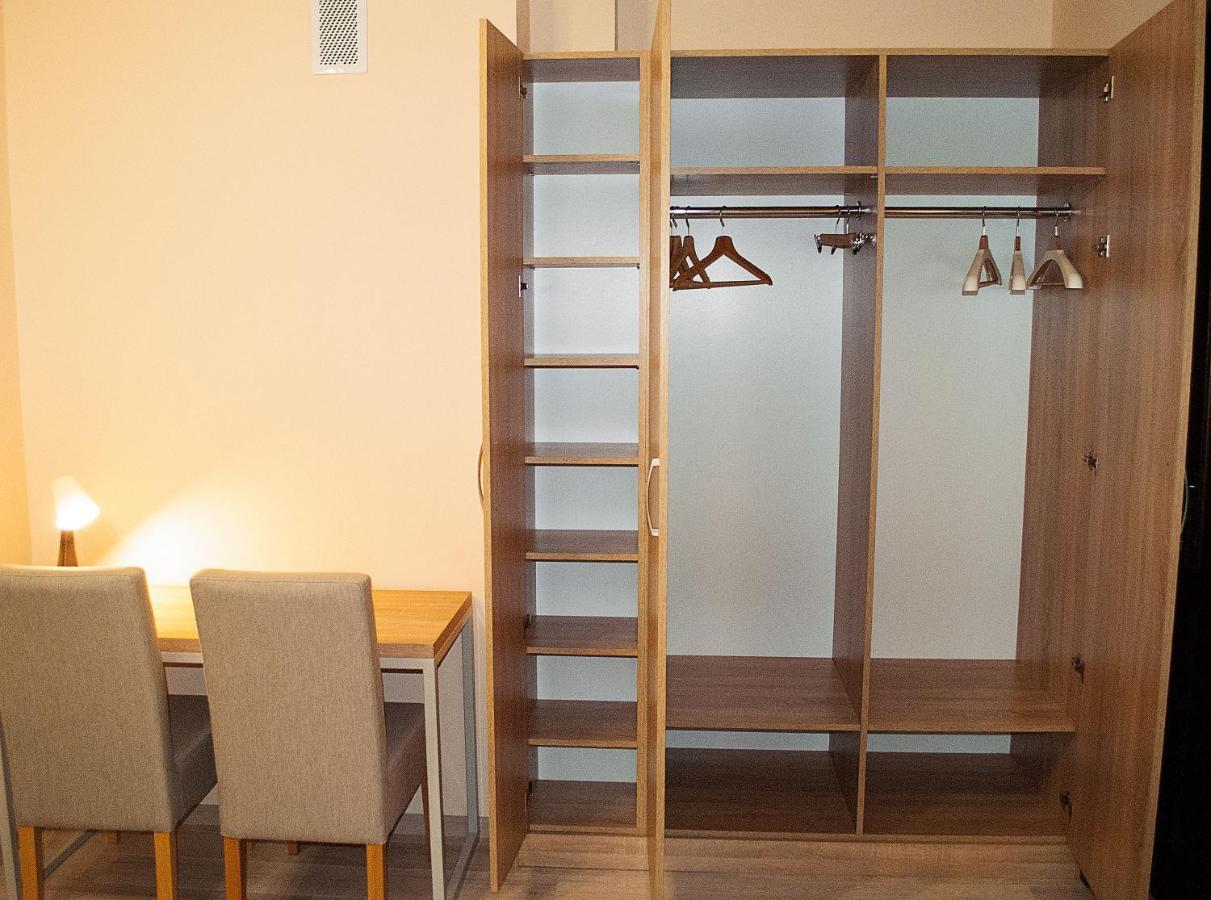 Redwood Hostel Lublin Bagian luar foto