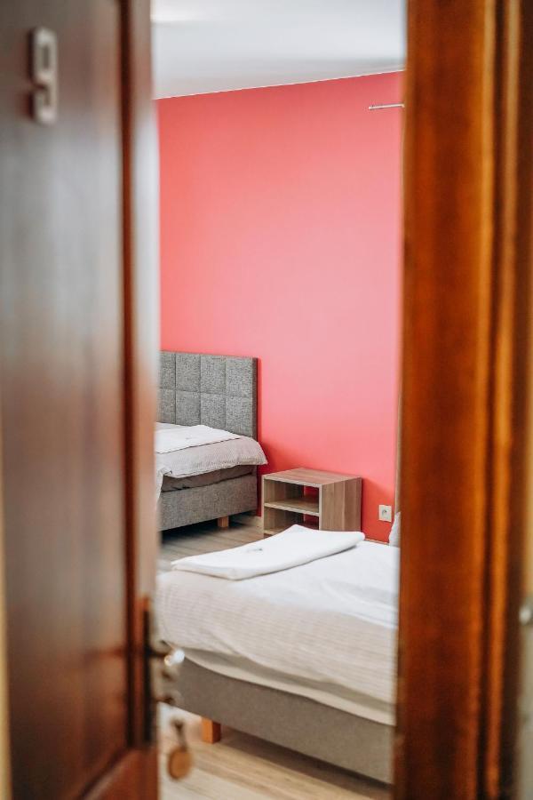 Redwood Hostel Lublin Bagian luar foto