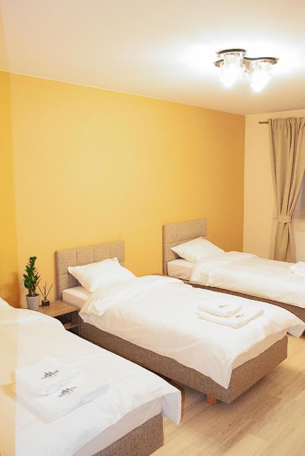 Redwood Hostel Lublin Bagian luar foto