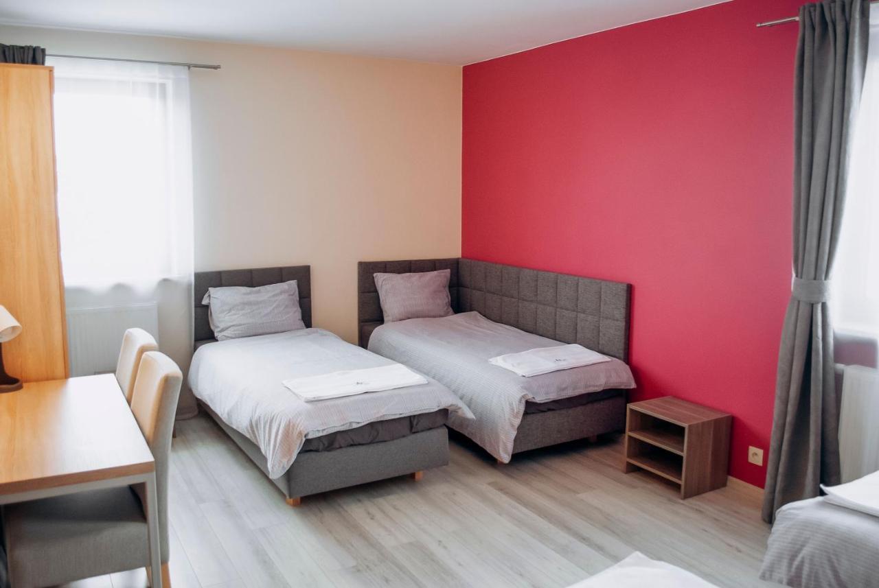 Redwood Hostel Lublin Bagian luar foto